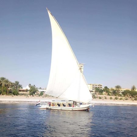 Hotel Nile Felucca Adventure à Assouan Extérieur photo