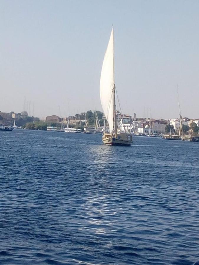 Hotel Nile Felucca Adventure à Assouan Extérieur photo