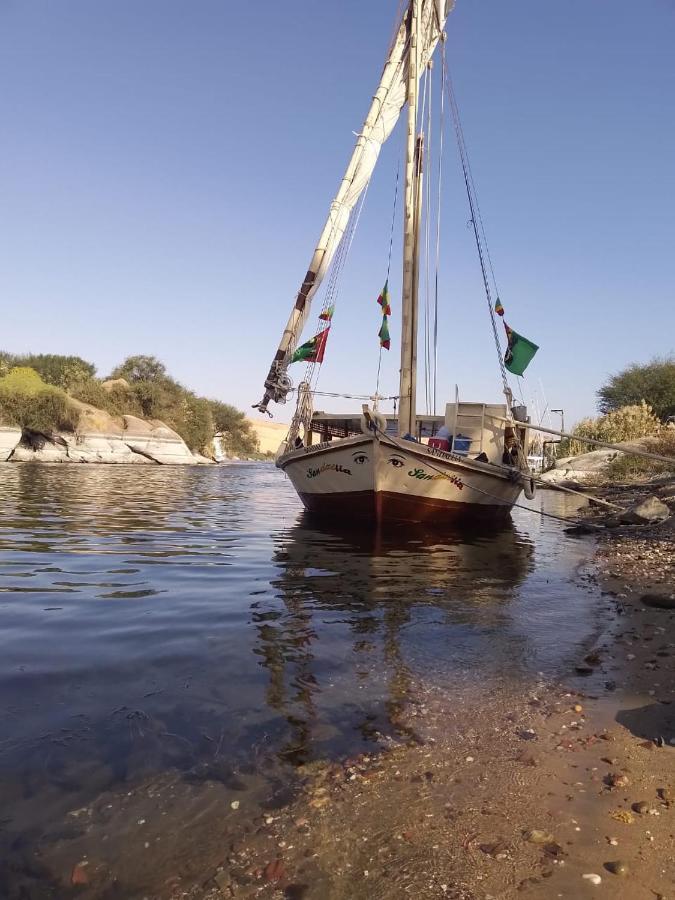 Hotel Nile Felucca Adventure à Assouan Extérieur photo