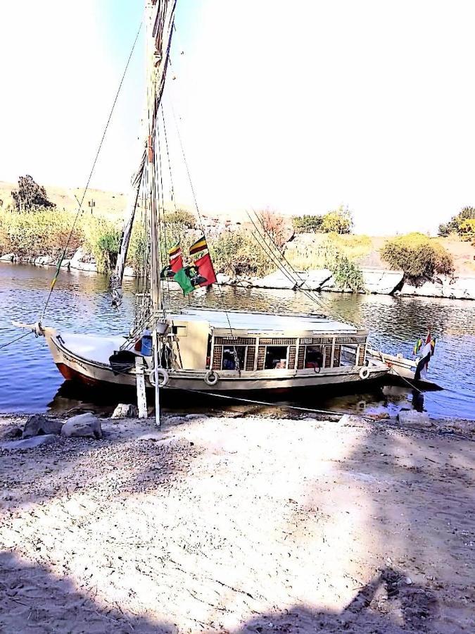 Hotel Nile Felucca Adventure à Assouan Extérieur photo