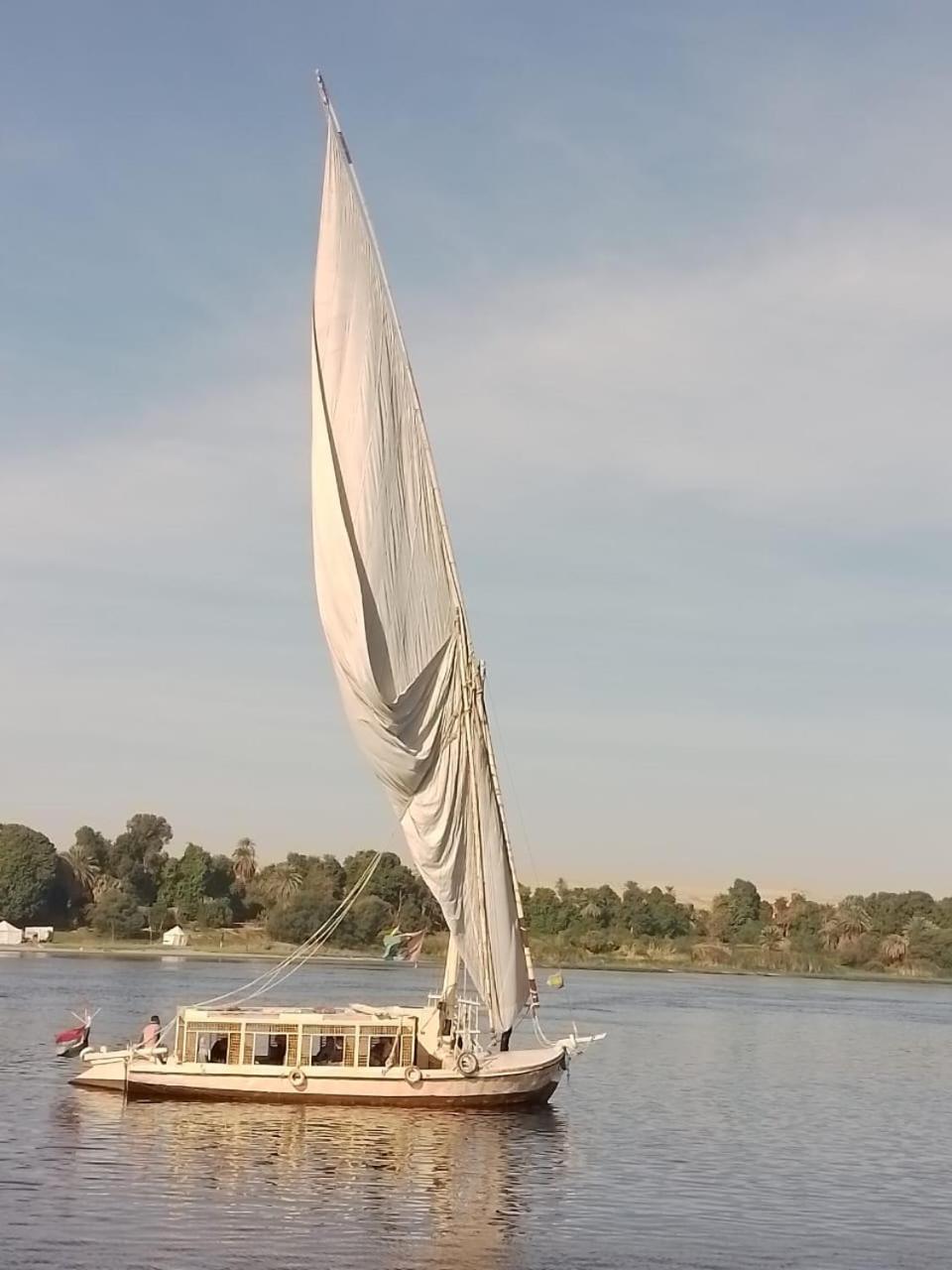 Hotel Nile Felucca Adventure à Assouan Extérieur photo