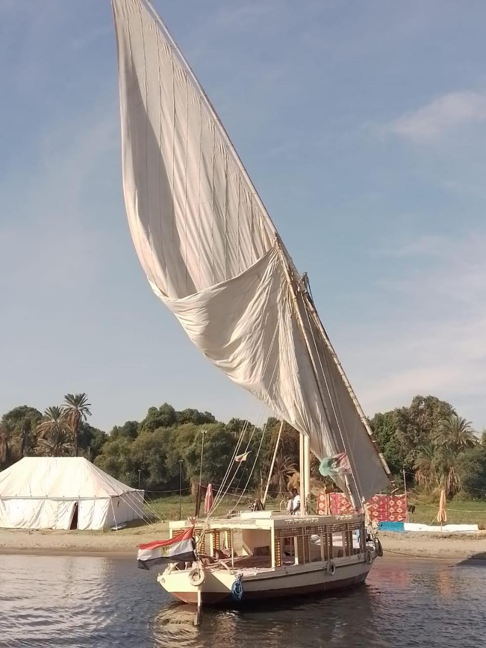 Hotel Nile Felucca Adventure à Assouan Extérieur photo