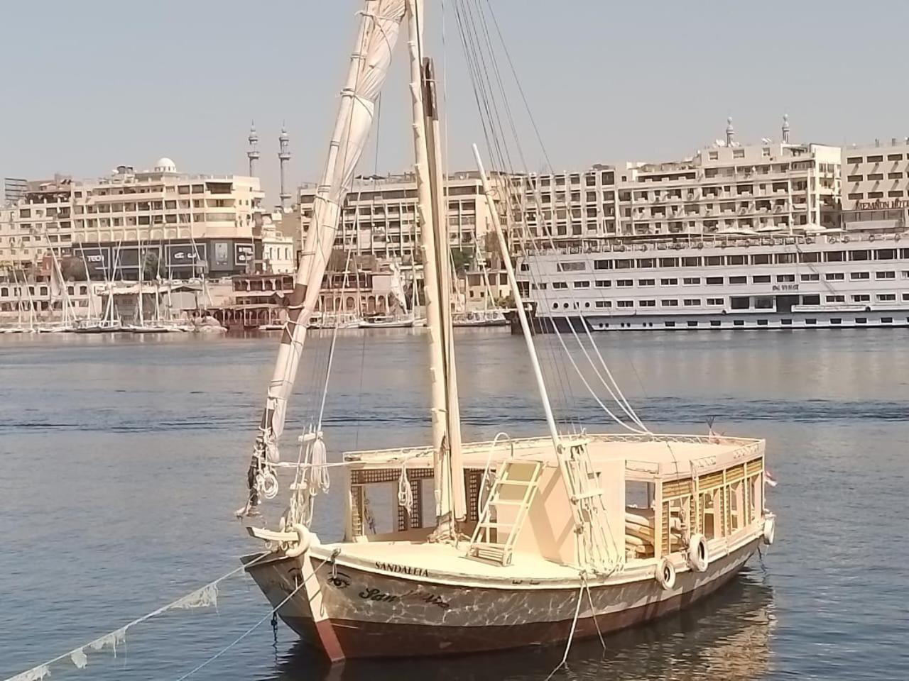 Hotel Nile Felucca Adventure à Assouan Extérieur photo