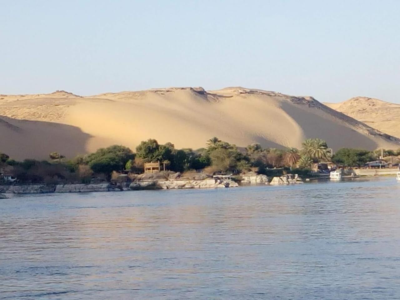 Hotel Nile Felucca Adventure à Assouan Extérieur photo