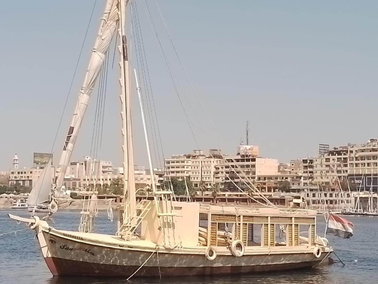 Hotel Nile Felucca Adventure à Assouan Extérieur photo