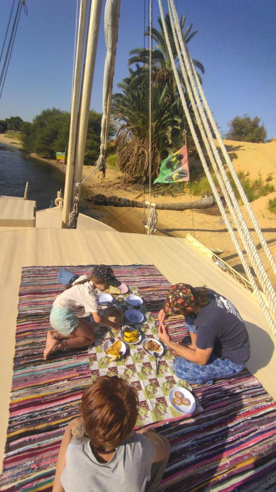 Hotel Nile Felucca Adventure à Assouan Extérieur photo